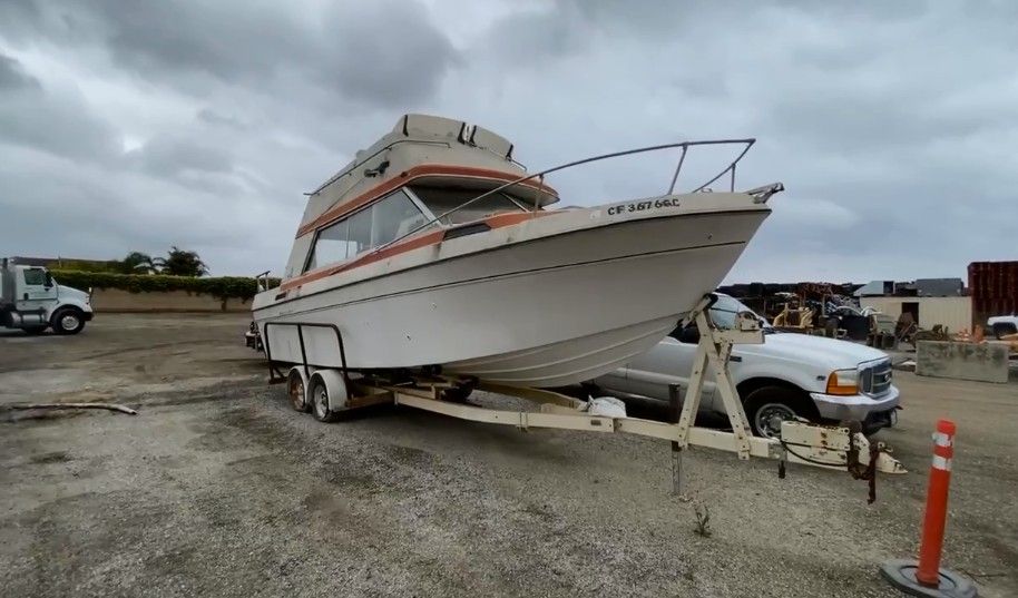 Boat Bayliner 