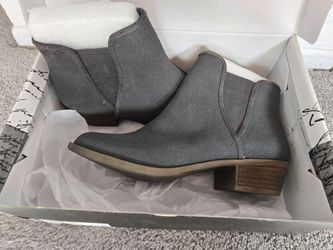 Short boots