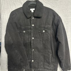 Forever 21  Levi jacket Faux Fur100% polyester Size M Women 