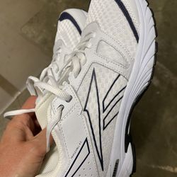 Reebok Mens Size 8,5