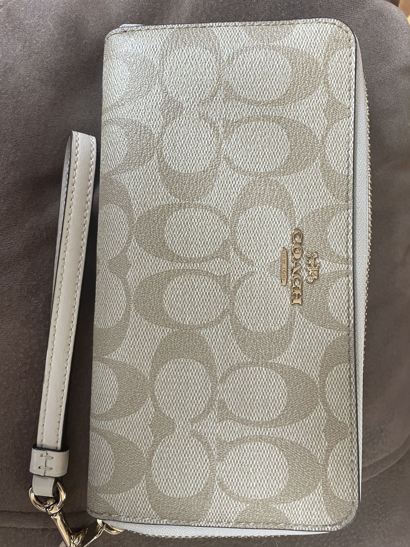 Coach NWOT wallet