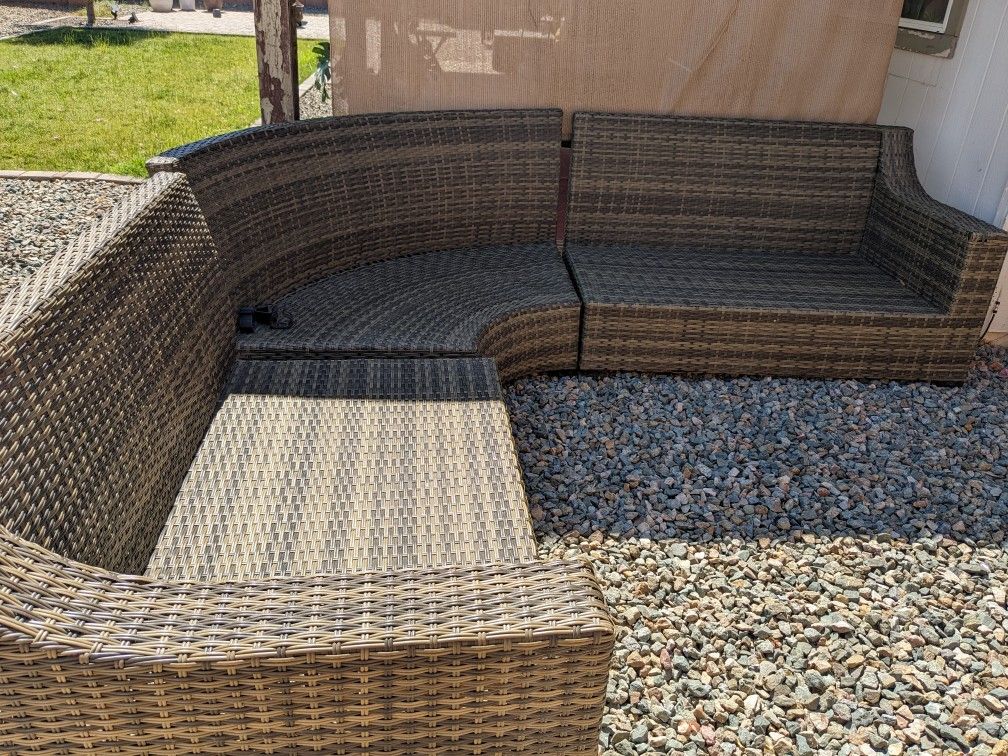 Living Spaces Capri Outdoor 3 Piece 109" Sectional
BASE ONLY (No Cushions) And Coffee Table
