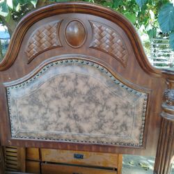 Really Nice Head Board And Foot Board Set 