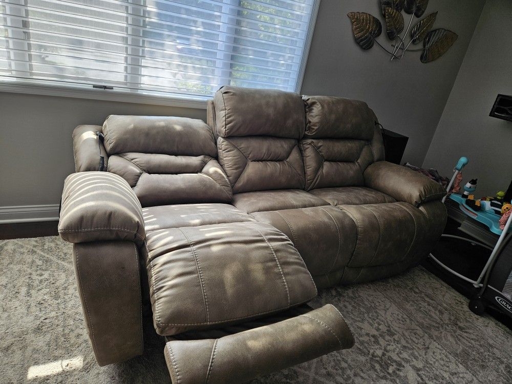 3 Seat Recliner Coach