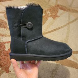 UGG Big Kids' Bailey Button II Black Boots Size 3