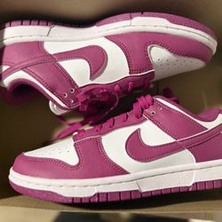 Nike Dunk Low Size 7 & 7.5