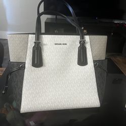 Michael Kors purse