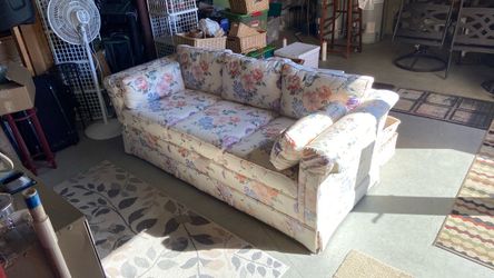 Sofa Comfortable/Stylish 6.5 ft length, 2.5 ft wide