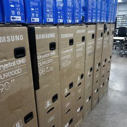 98” Samsung 4K Smart TV (UN98DU9000) 