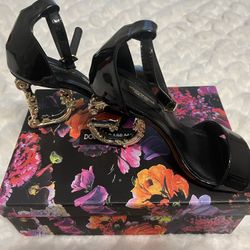 Very Nice Shoes Size 6-6.5