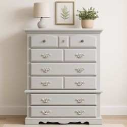 Pretty Dresser 