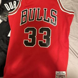 Bulls & Nets Jersey .. Pippen / KD