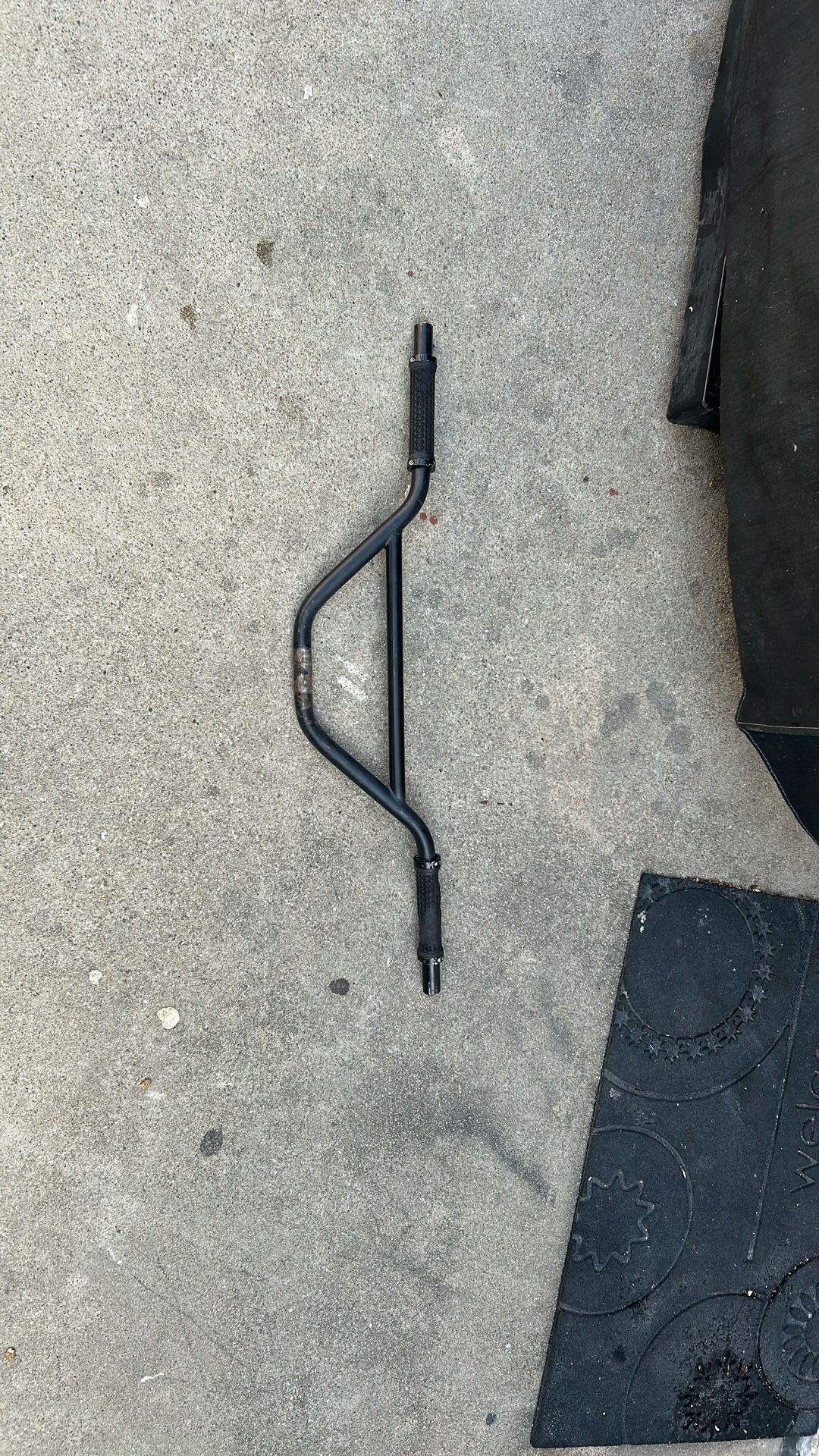 Throne Handle Bars Check Descriptions