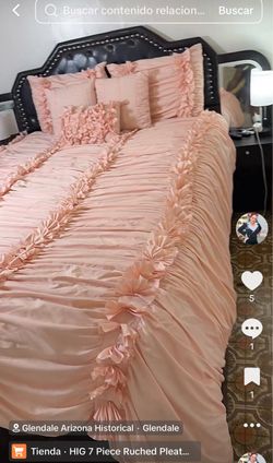 Stunning Queen-size bed with drawers, mirrors, LED lights, and four drawers underneath.