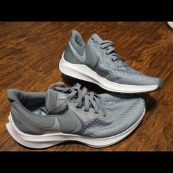 Brand New Women's Nike Size 8