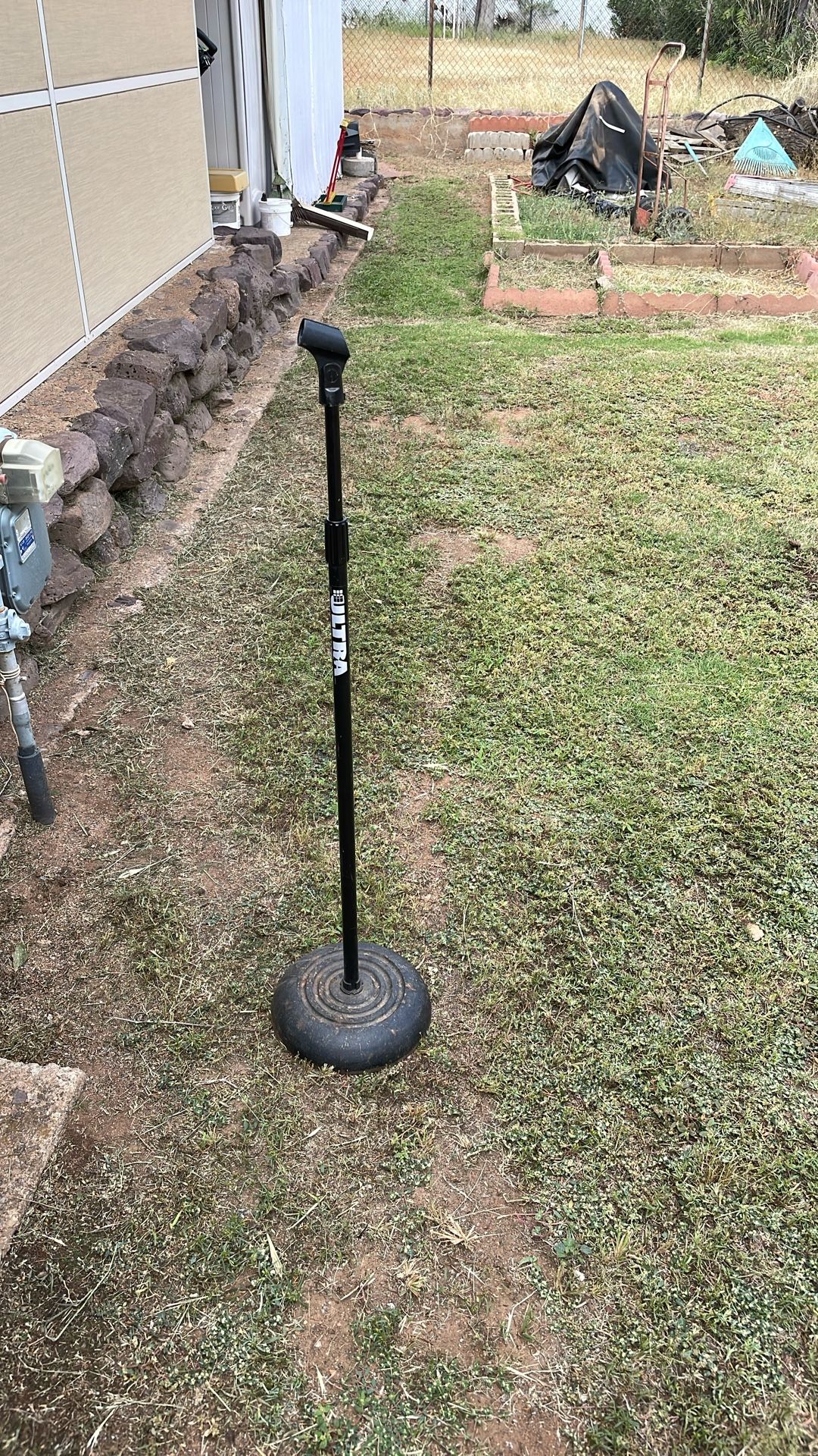 Ultra Microphone Stand.  . Heavy Base..won’t  Fall Over.