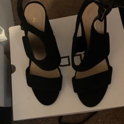 Black Aldo Heels 6 1/2