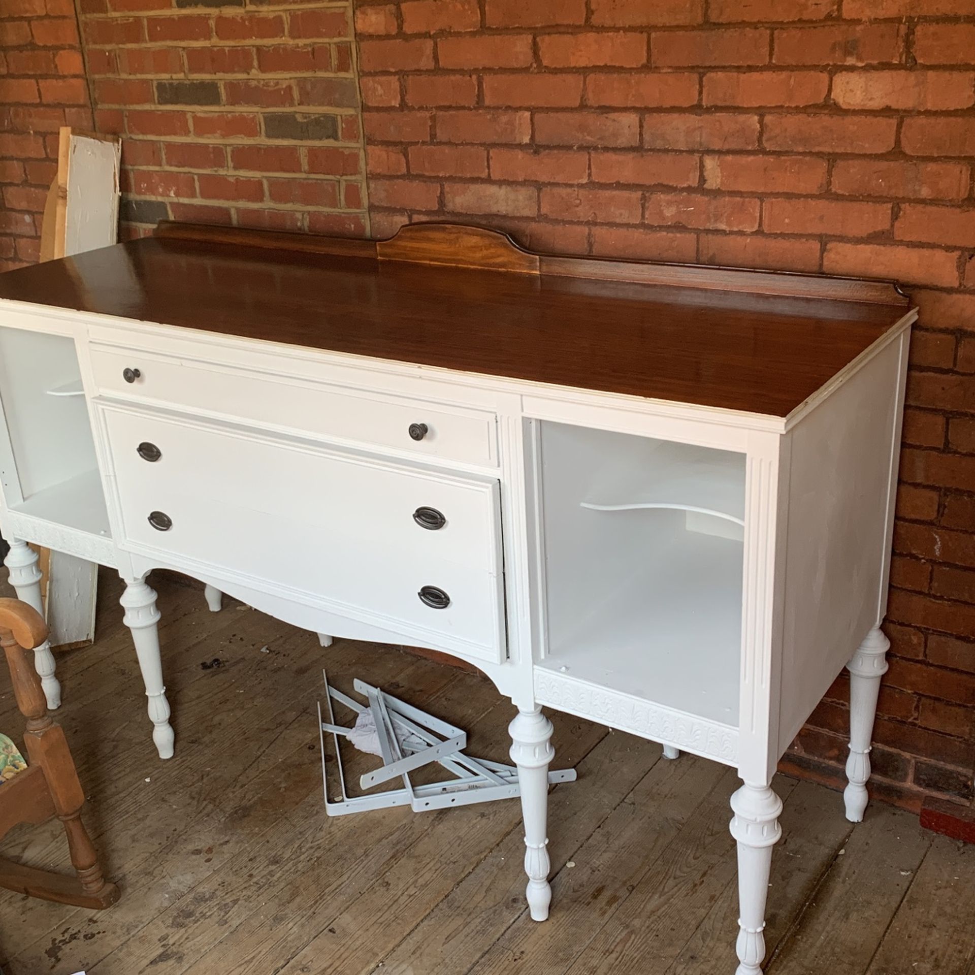 Beautiful Solid Wood Buffet Table/sideboard 