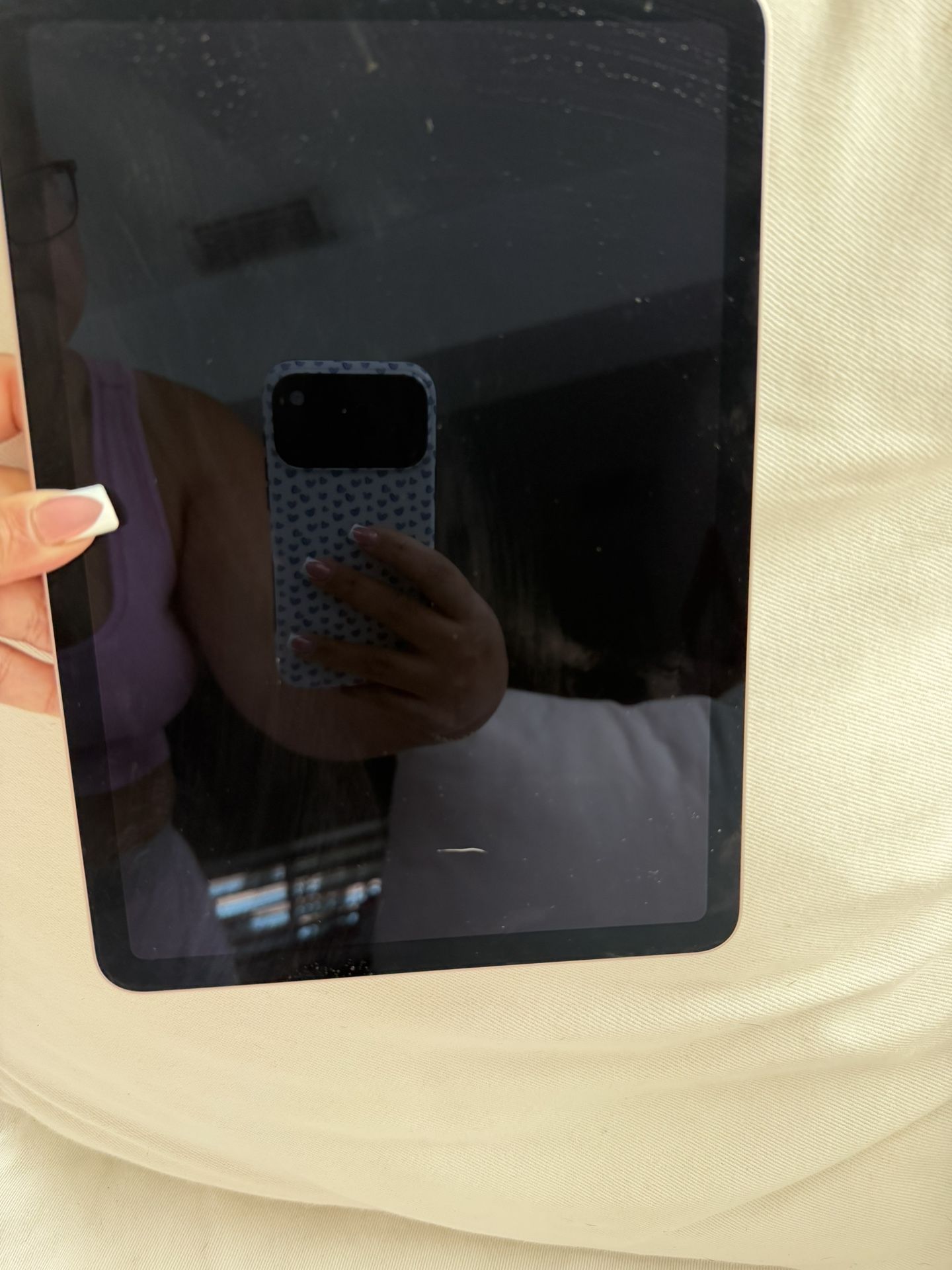 iPad Air / 5th Generation/ LIKE NEW. 