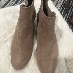 Women’s cute suede ankle boots