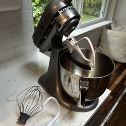 Kitchen Aid Classic Plus Mixer