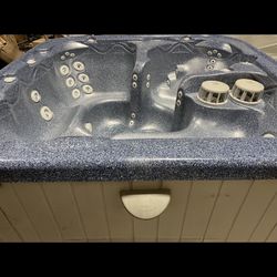 Refurbished 5 Person Marquis Tub 1899.00 Sales!!!!!