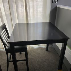 Table + 1 Chair 