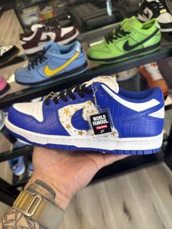 Nike SB Dunk Low Supreme Stars Hyper Royal