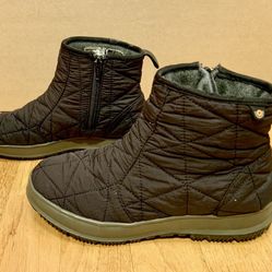 BOGS Black Women Warm Winter Boots,  Waterproof, Size7 / 38 EU