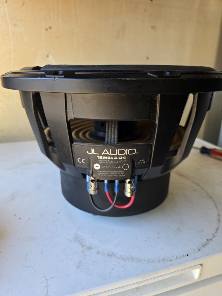 JL Audio 12W6v3-D4