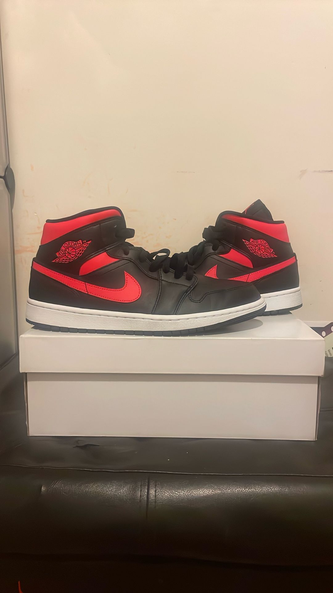 Women’s Air Jordan 1 MID