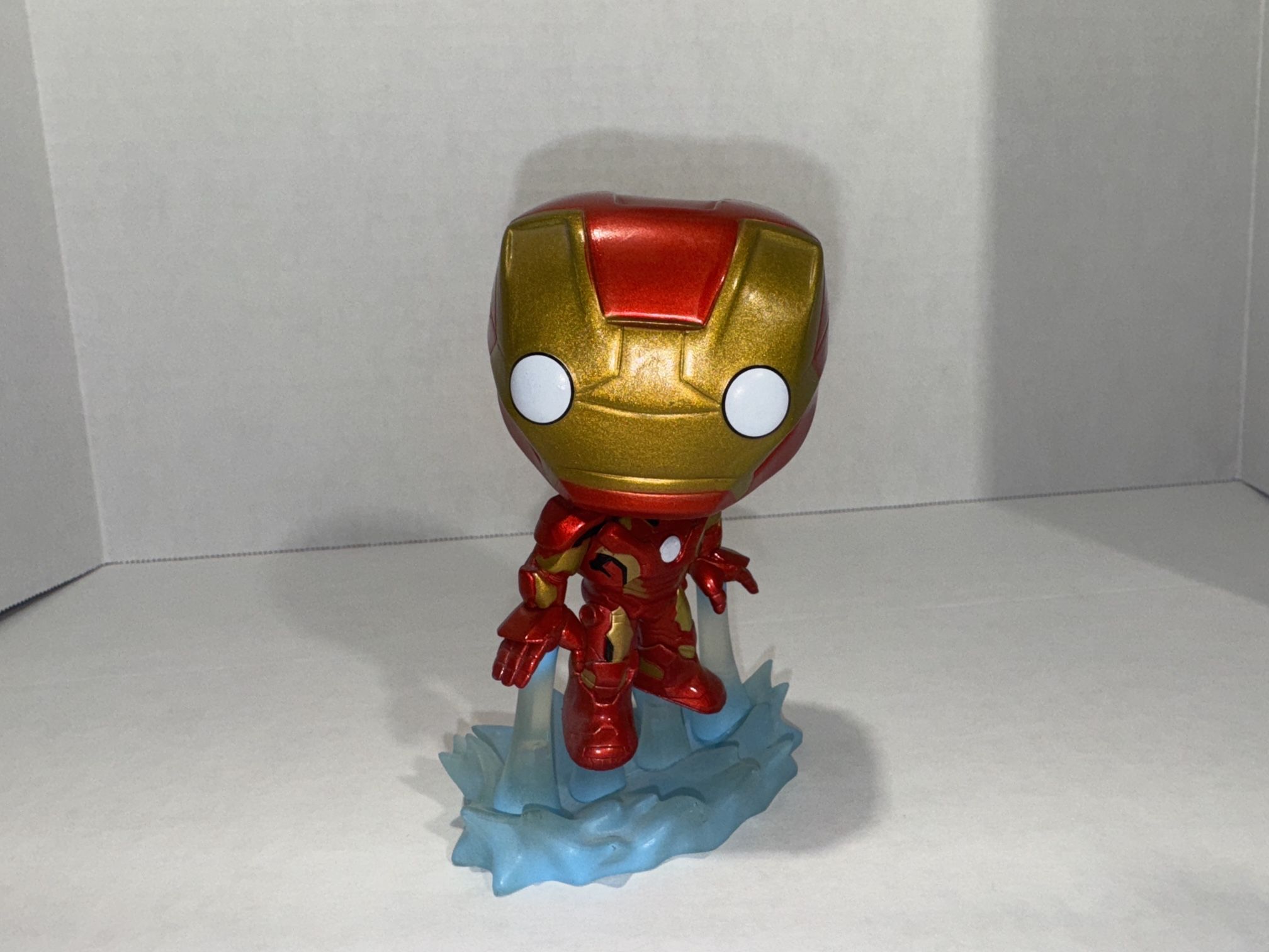 Funko Pop! Iron Man (Flying Pose) with Blast Effects