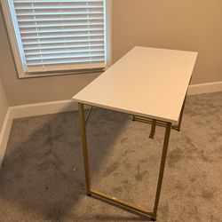 White Desk w/ side pocket and headphone rack