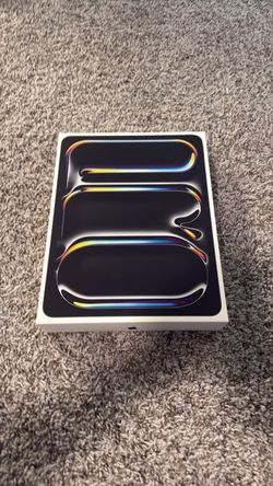 iPad Pro 13in M5 256gb brand new sealed in box
