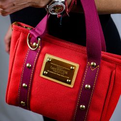 ✨ Authentic Louis Vuitton Red Canvas Tote Bag w/ Dust Bag & Box – Excellent Condition ✨