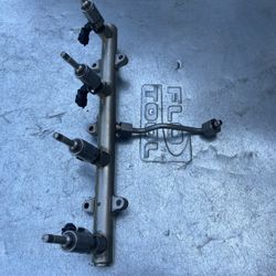 Ferrari V8 Fuel Injectors And Rail OEM Clean