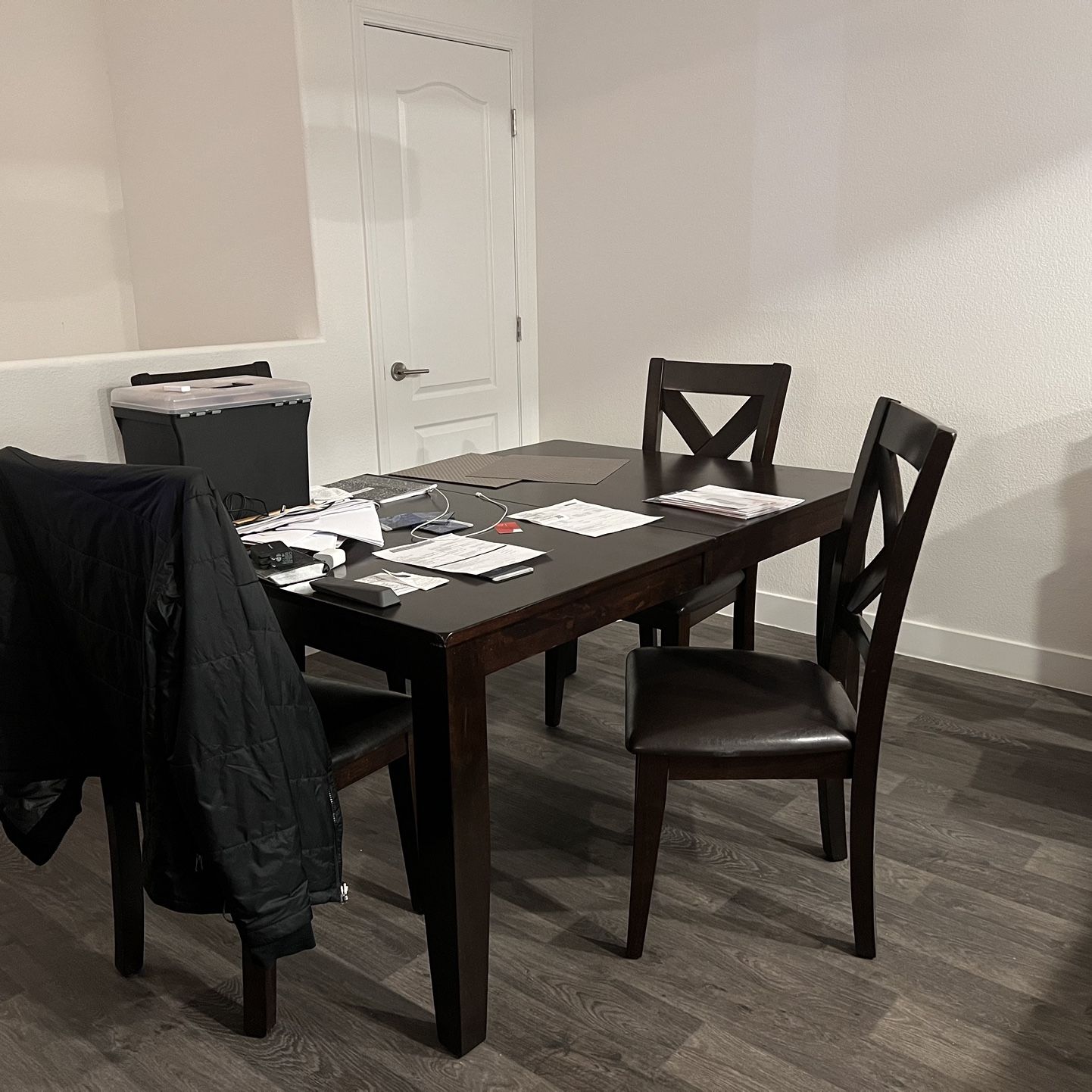 Quality Extendable Kitchen table