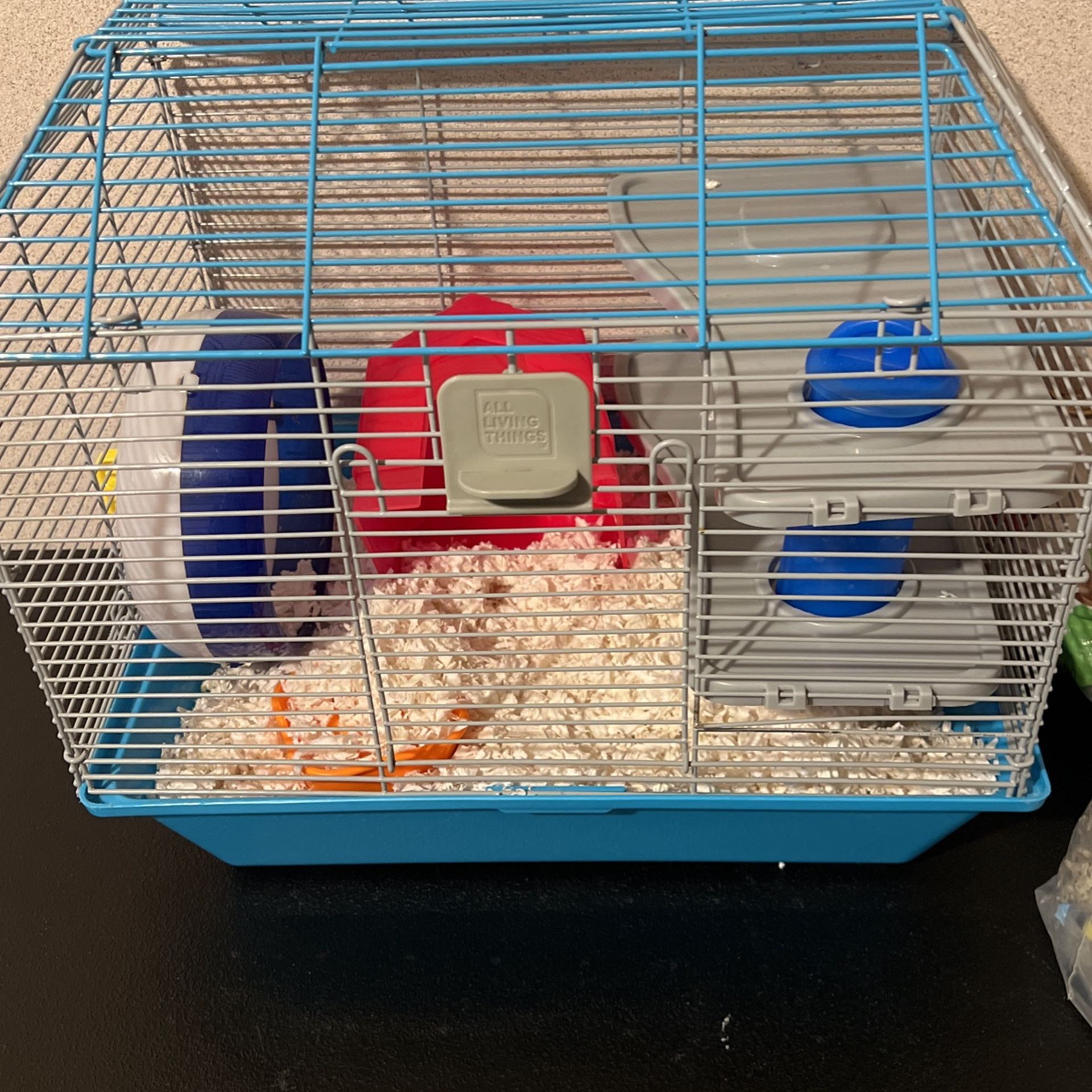 Hampster Cage And Beddin