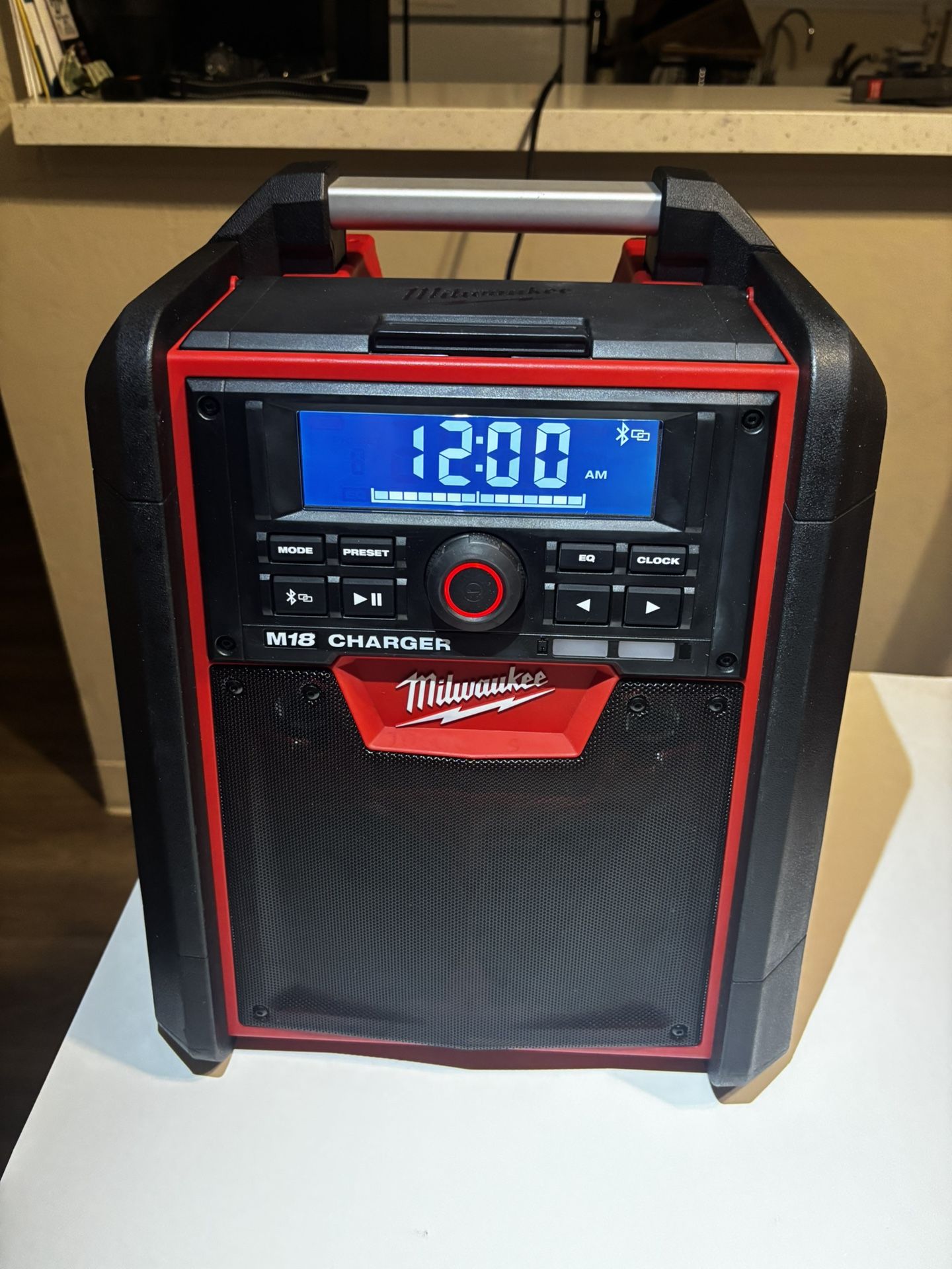 Milwaukee M18 18v Worksite Radio/charger 