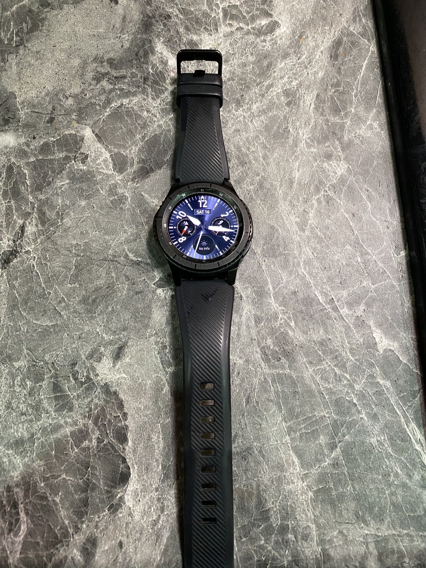 2 Samsung Gear S3 Frontier Smart Watch