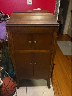 Victor Talking Machine Company phonograph,