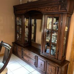 Tengo Este Comedor Con Su Vitrina En Venta 