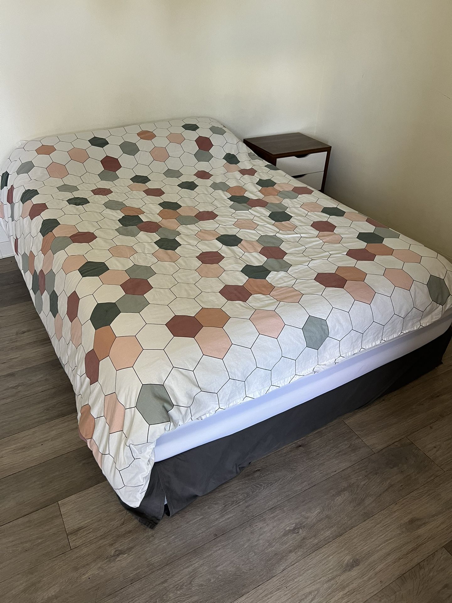 Queen Size Mattress With Boxspring