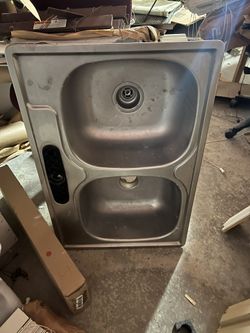 Stainless Steel Kitchen Sink