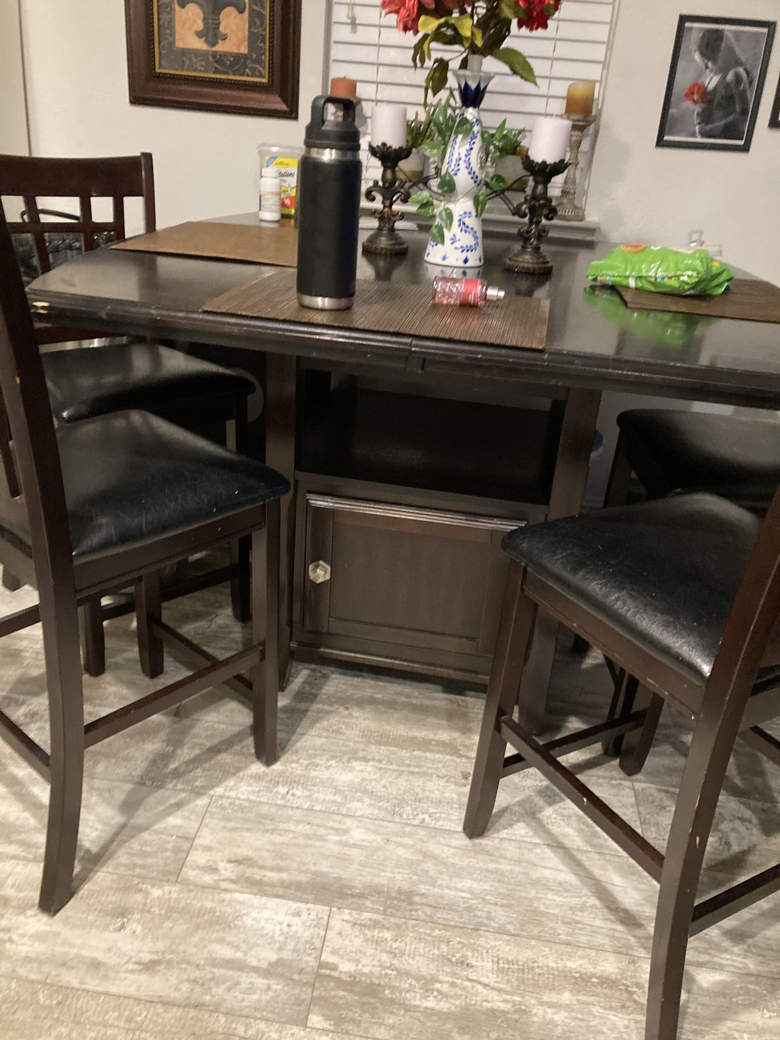 Beautiful Dining Table With 6 Chairs