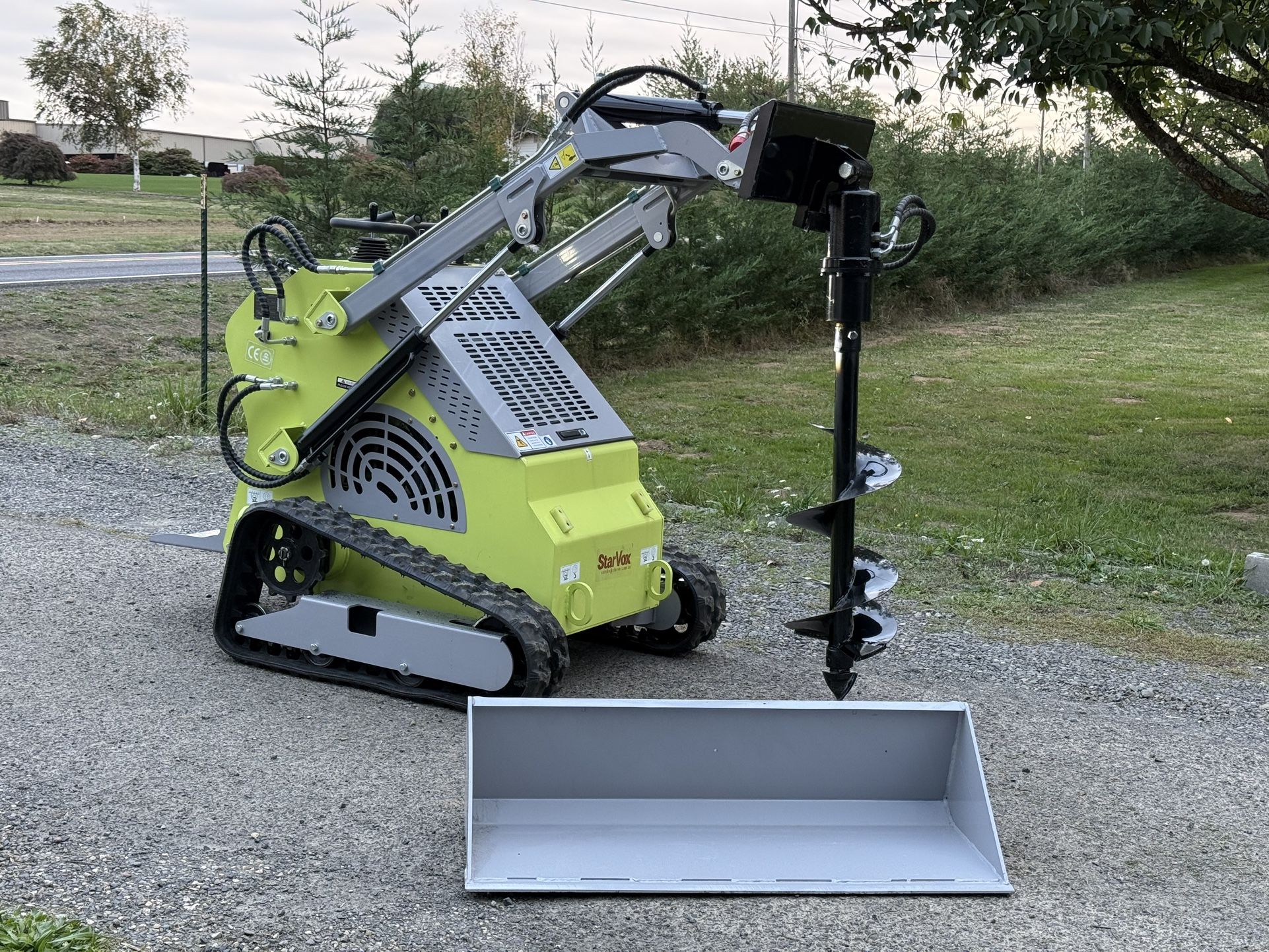 Mini Skid Steer - High Tracks - Auger - Bucket - V-Twin Engine *Brand NEW*