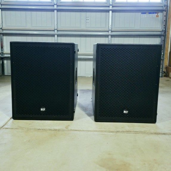RCF SUB 8004-AS SUBWOOFER with Covers