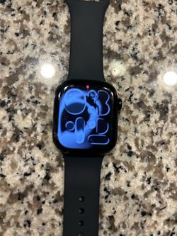 Apple Watch Series 10 gps 42mm - Small chip left bottom - Scratches - works great - Battery Health 96%