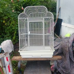 Very Spacious Bird Cage For Domestic N Wild Birds Of Prey.