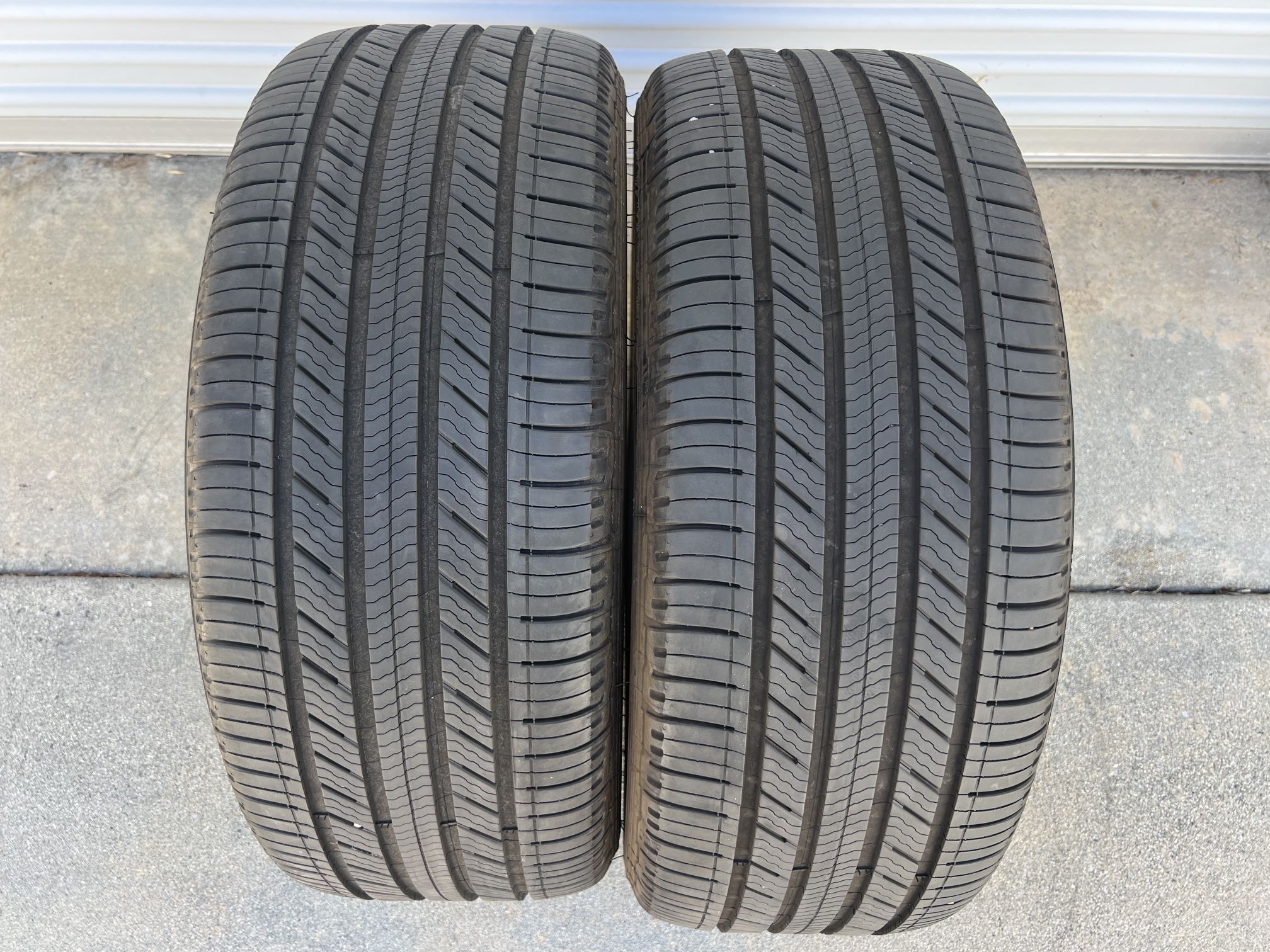 2 Michelin Tires 255/45/20